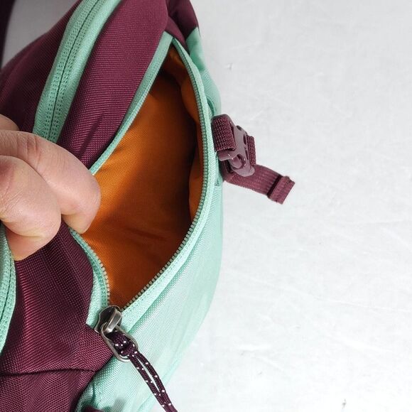 Patagonia Atom 8L Purpl Blue Hiking Sling Shoulder Snap Crossbody Backpack Bag - Picture 9 of 12